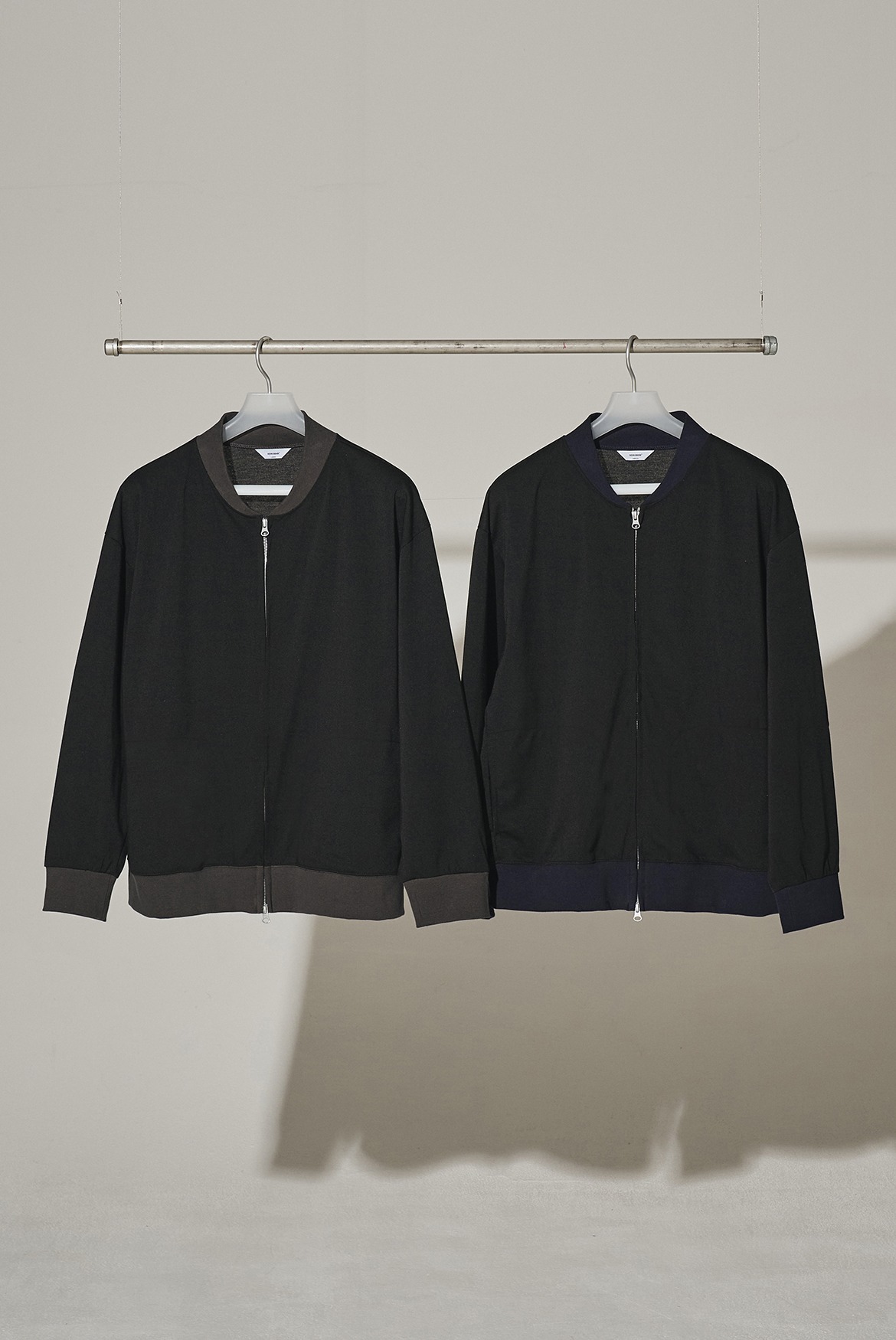 (3월 29일 예약배송) Split ZIp Sweat Shirts [2 Colors]