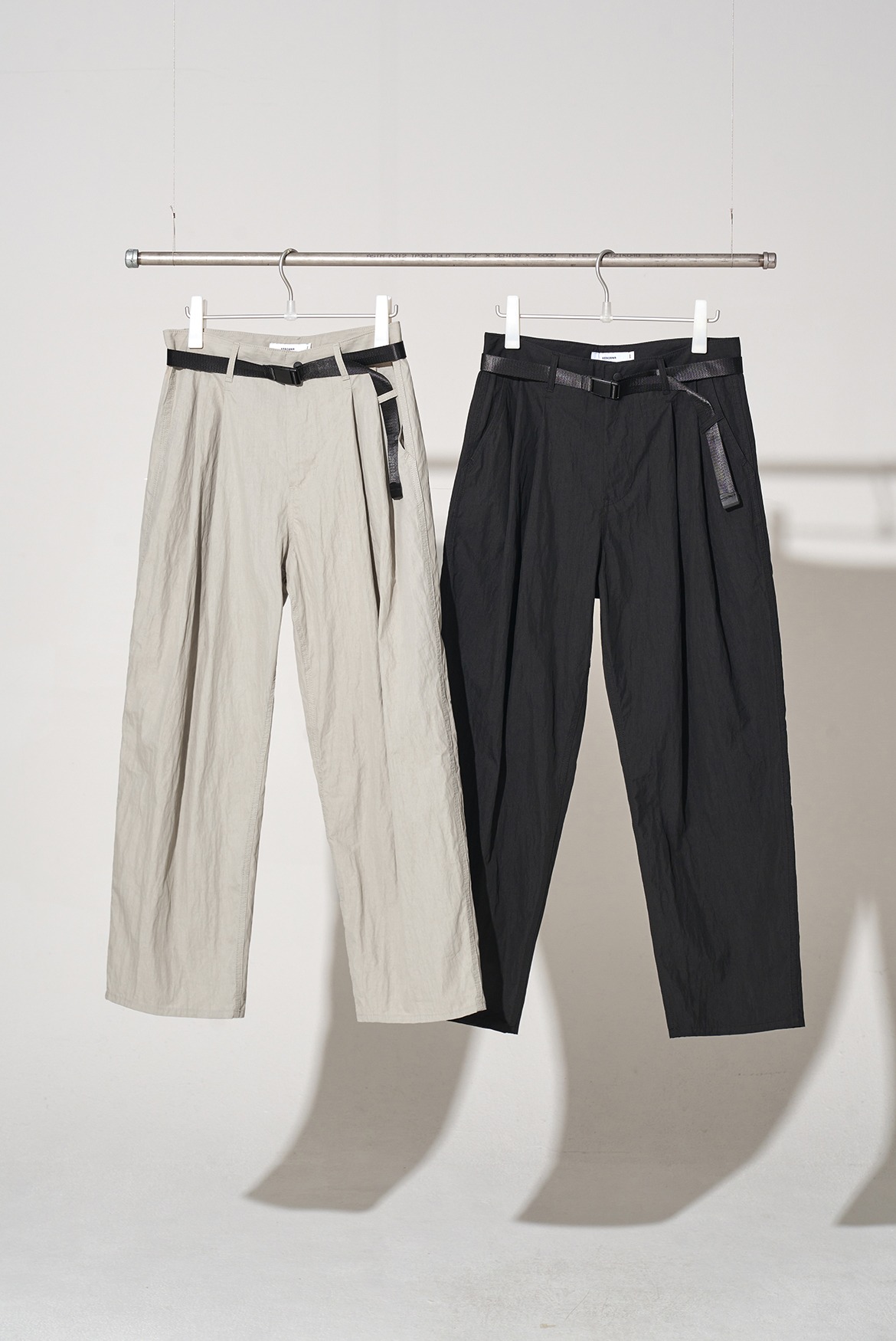 Two Tuck Nylon Belted Pants [2 Colors]