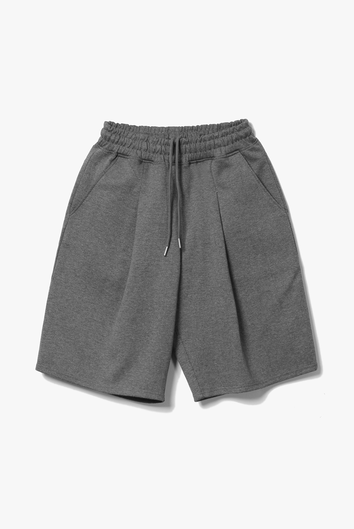 (7월 6일 M,L사이즈만 예약배송) Deep One Tuck Sweat Shorts [Charcoal]