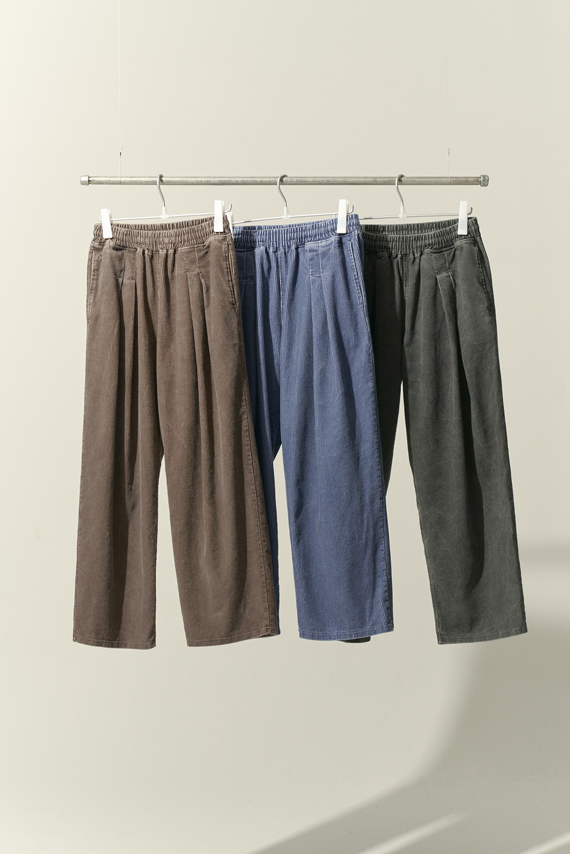 Corduroy Front Two Tuck Pigment Pants [3 Colors]