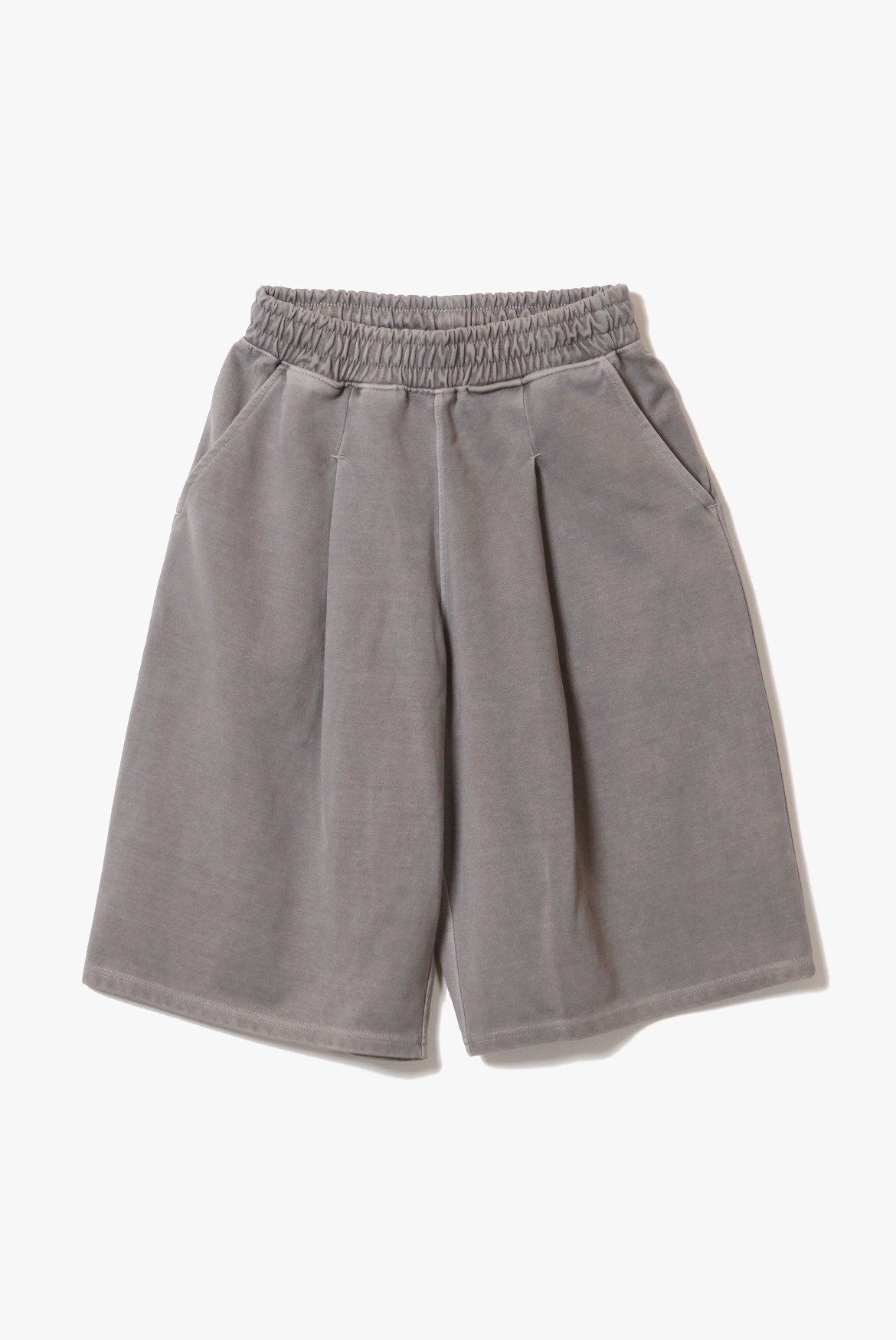 (5월 21일 예약배송) Deep One Tuck Pigment Sweat Shorts [Cement]